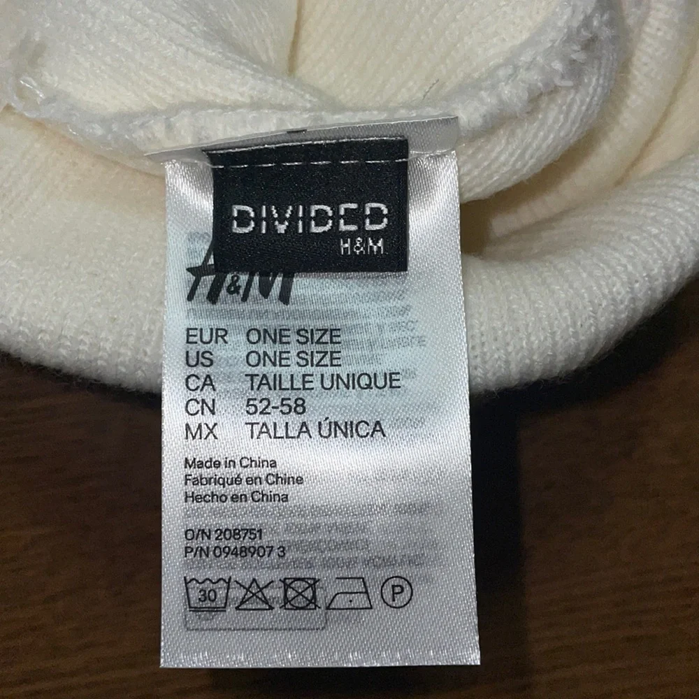 NASA White Beanie - Picture 3 of 3